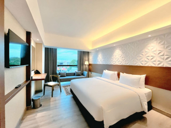 Executive King Hollywood